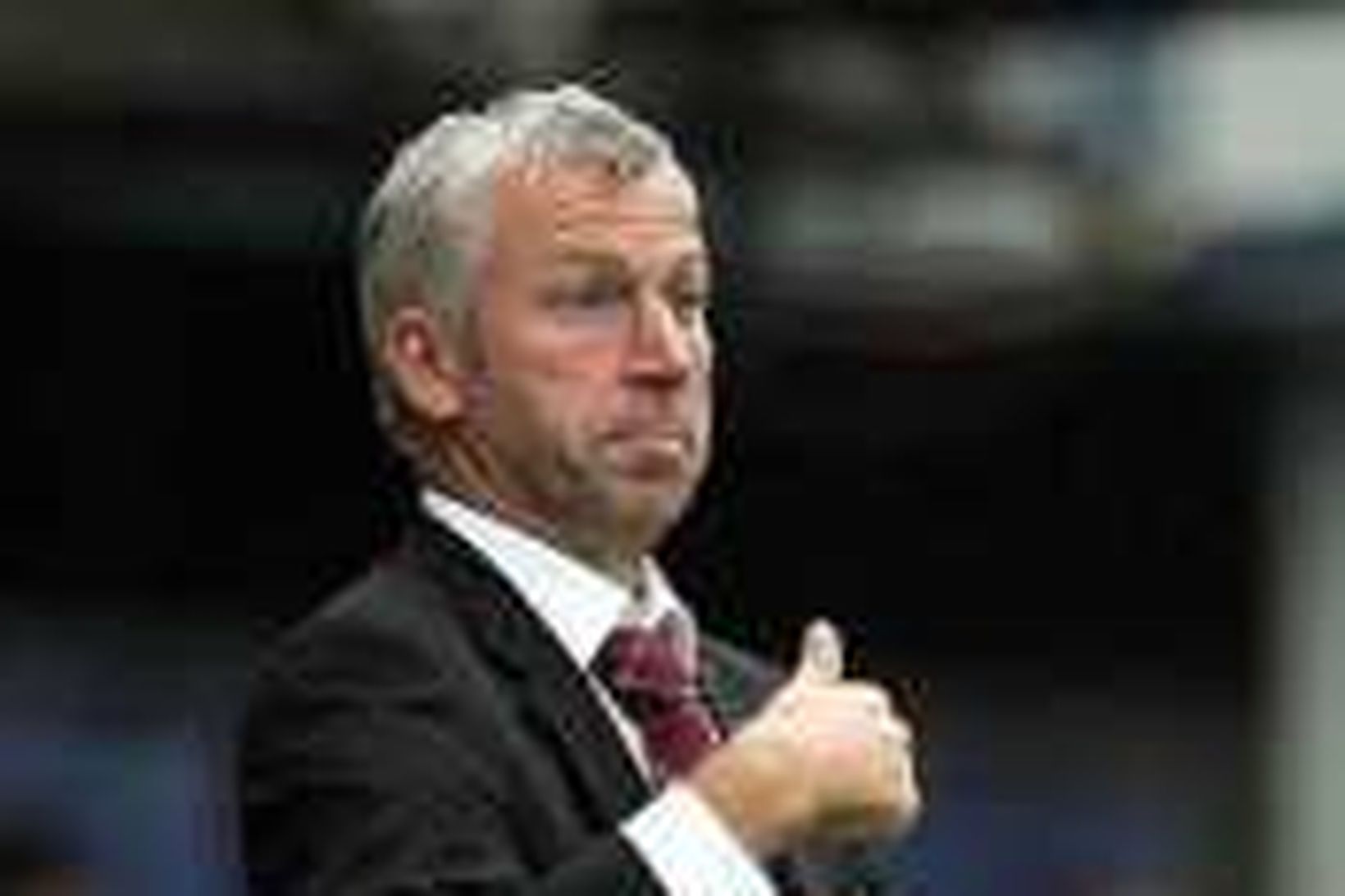 Alan Pardew er á leið frá West Ham.