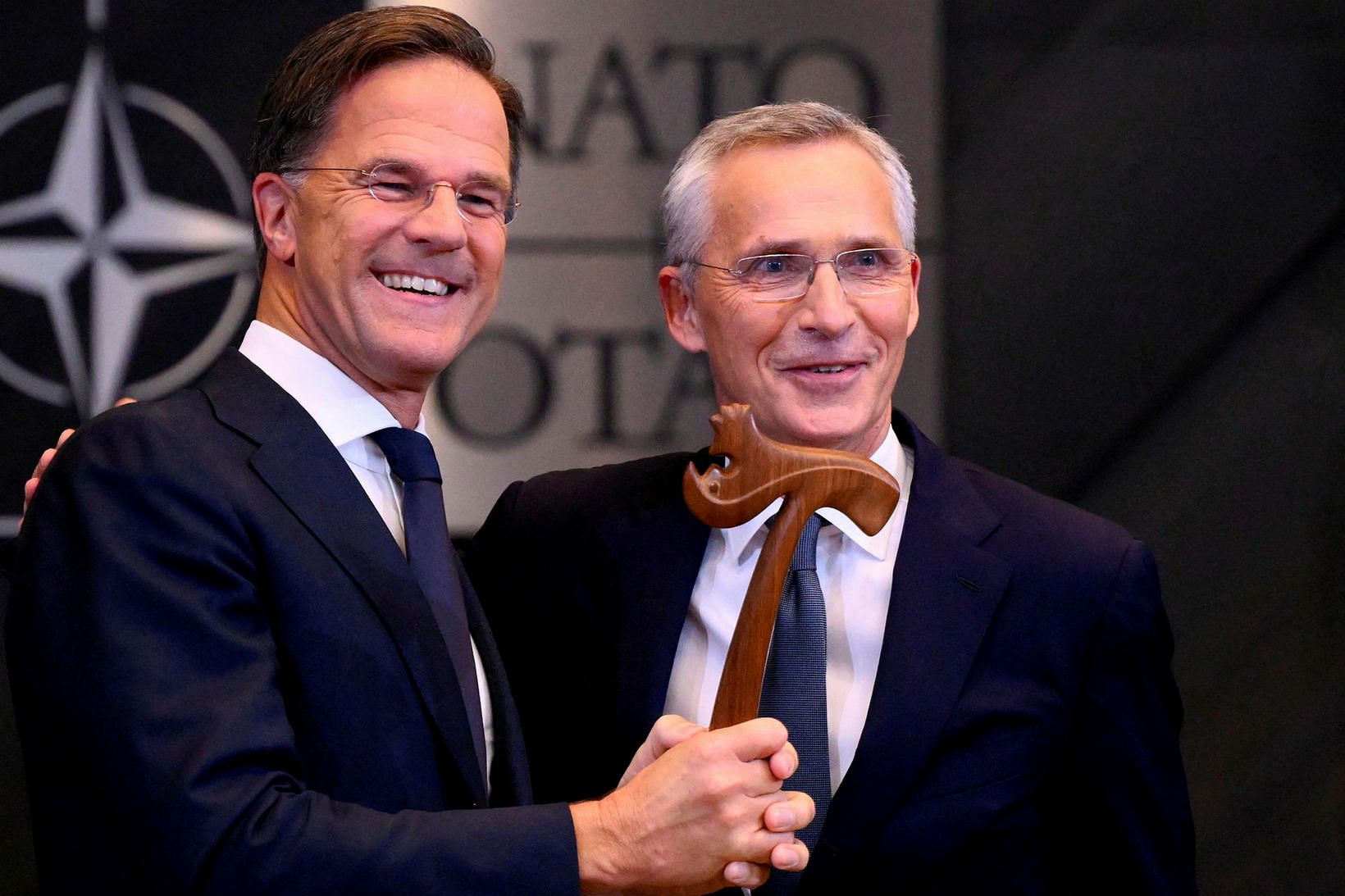 Rutte tók við völdum af Stoltenberg í morgun.