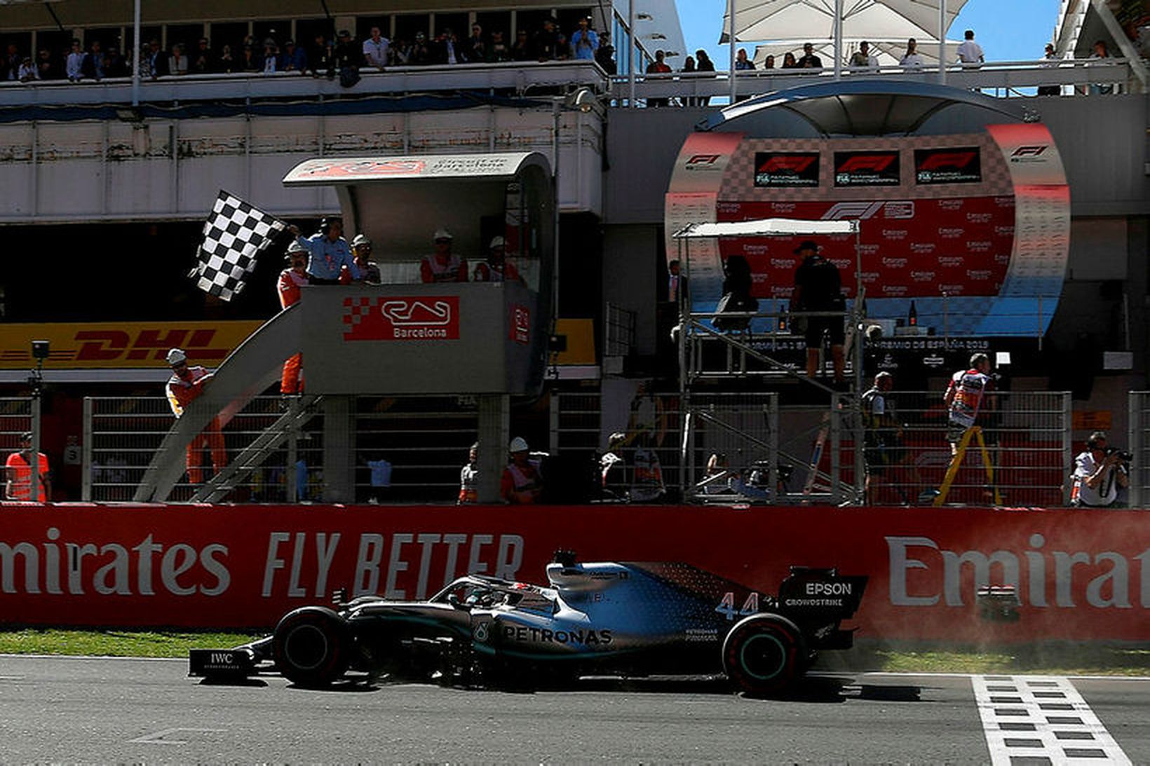 Lewis Hamilton sigrar í Barcelona í dag.