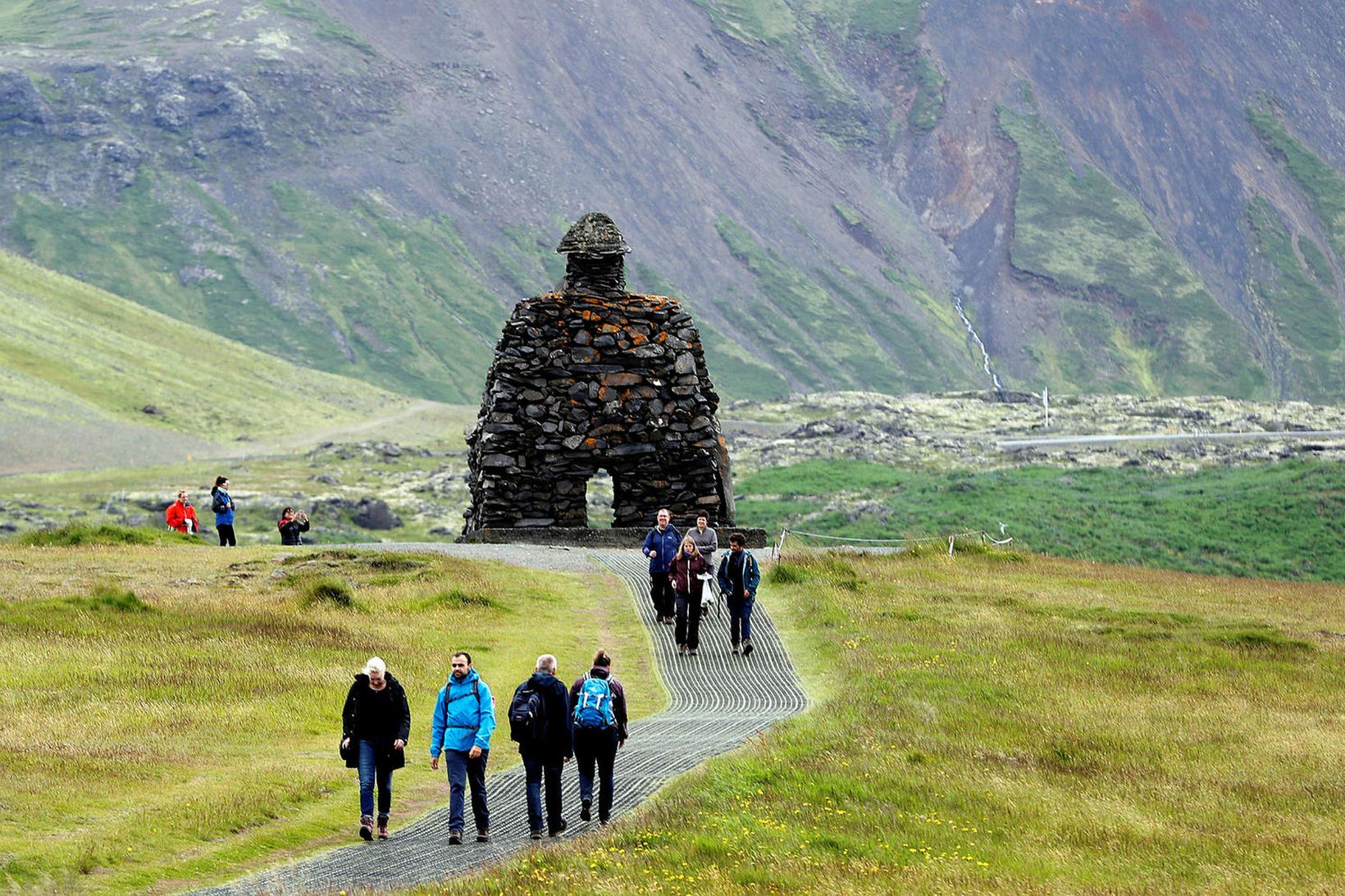 Arnarstapi er einn fjölsóttasti ferðamannastaðurinn á Snæfellsnesi.