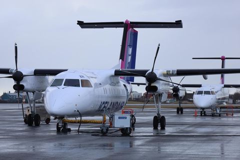 Allt innanlandsflug liggur niðri vegna veðurs.