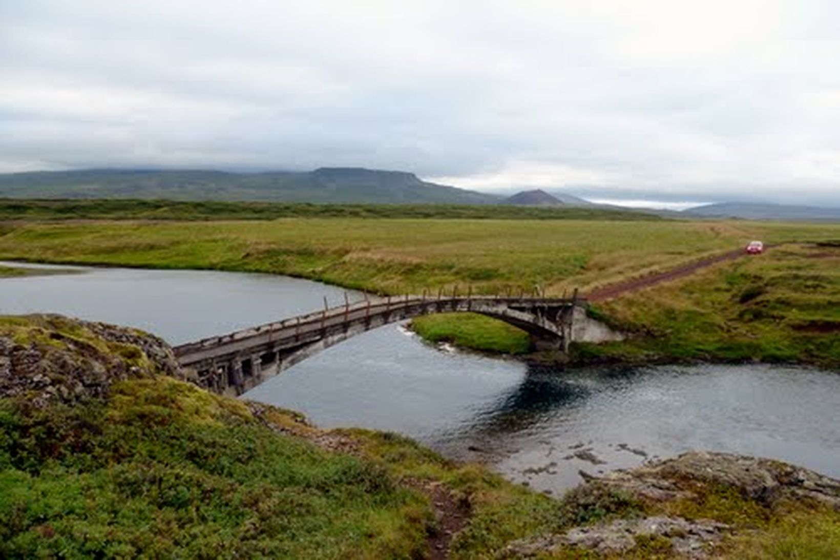 Gamla brúin yfir Haffjarðará er þekktur veiðistaður.
