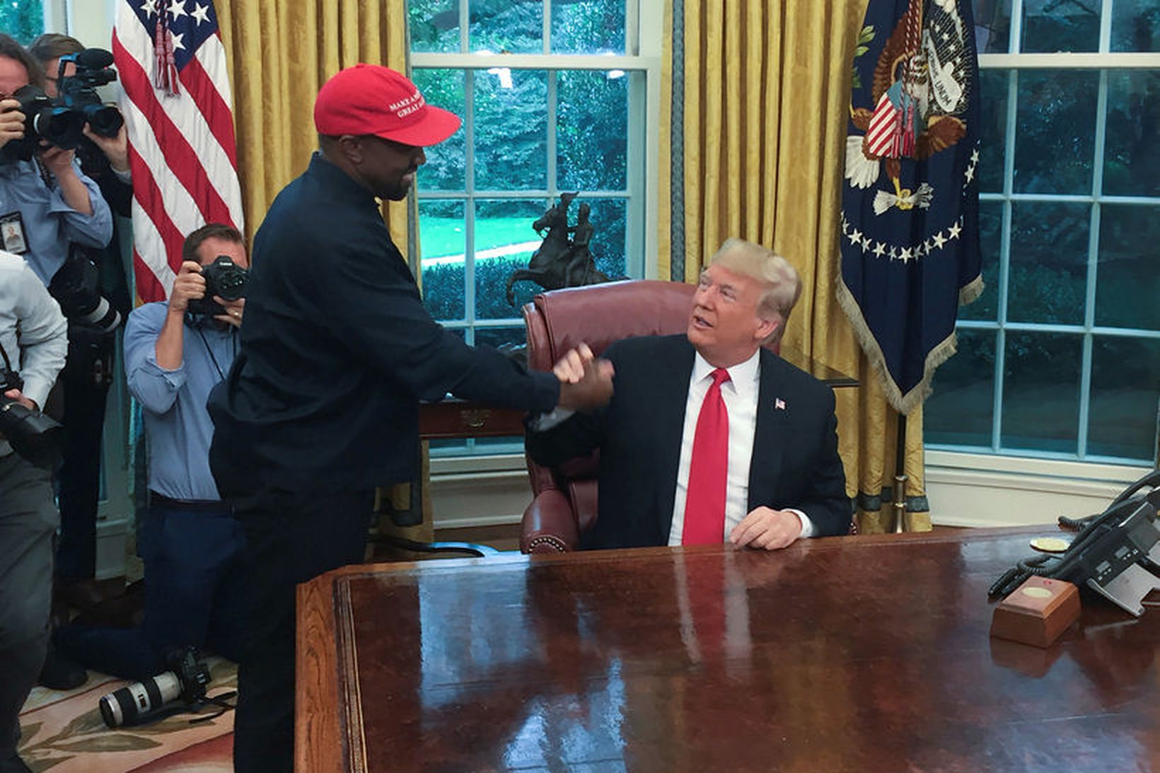 Kanye West og Donald Trump í Hvíta húsinu í dag.