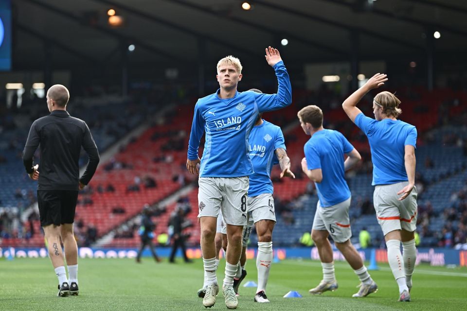 Hákon Arnar Haraldsson hitar upp á Hampden í kvöld.