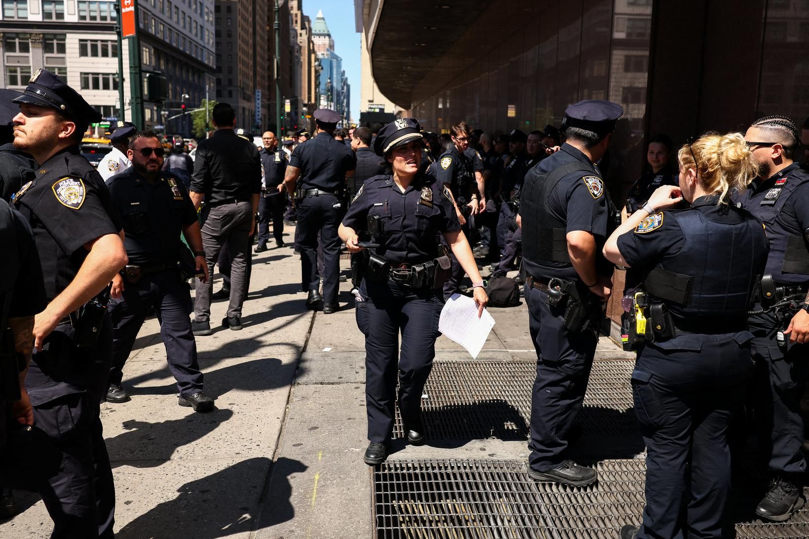 Loka svæðinu umhverfis Madison Square Garden
