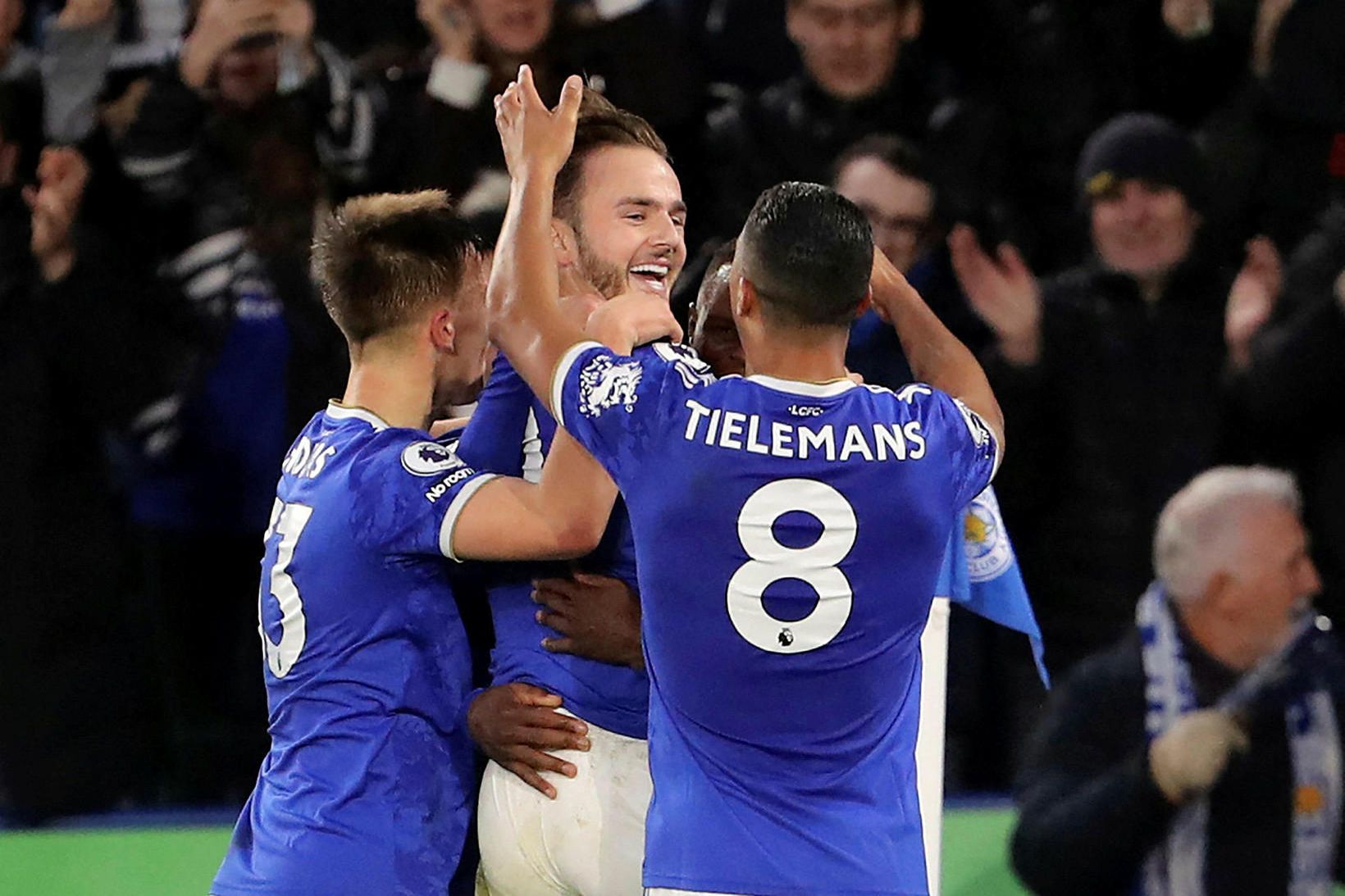 Leik Everton og Leicester hefur verið frestað vegna kórónuveirunnar.