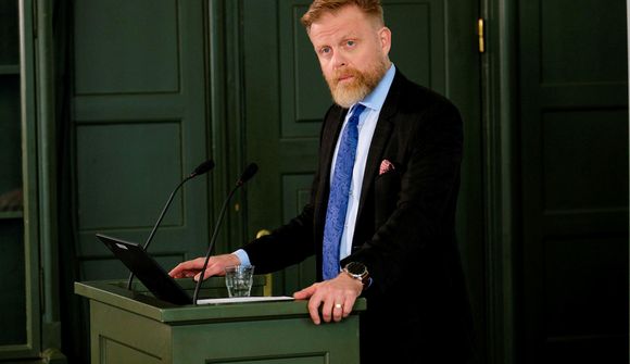 Beint: Ásgeir fer yfir stöðuna
