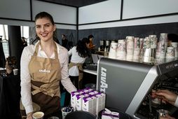 Ragnheiður Skúladóttir tók vel á móti gestum á Kaffibar Lavazza, sem er samstarfsaðili HönnunarMars, í …
