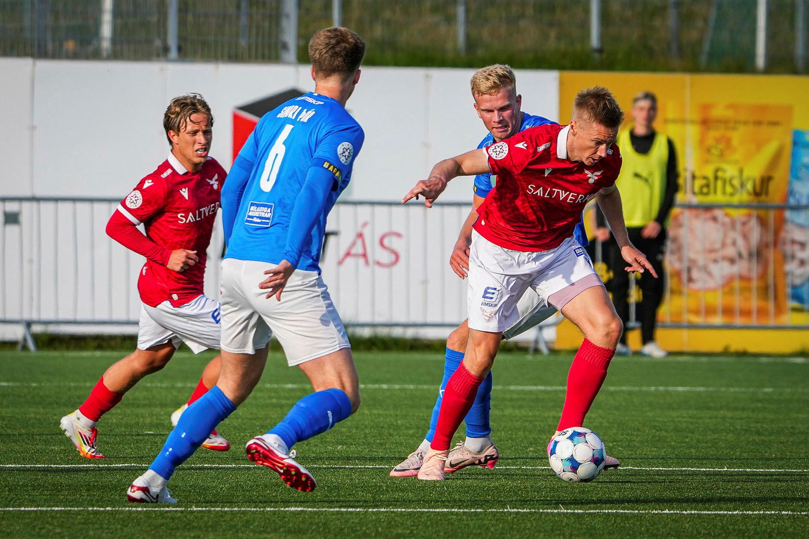 Valur og Stjarnan mætast í undanúrslitum.
