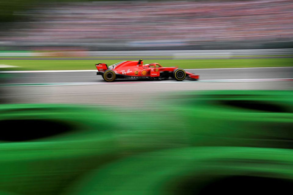 Kimi Räikkönen á ferð í Monza í dag, á leið í hraðasta formúluhring sögunnar.