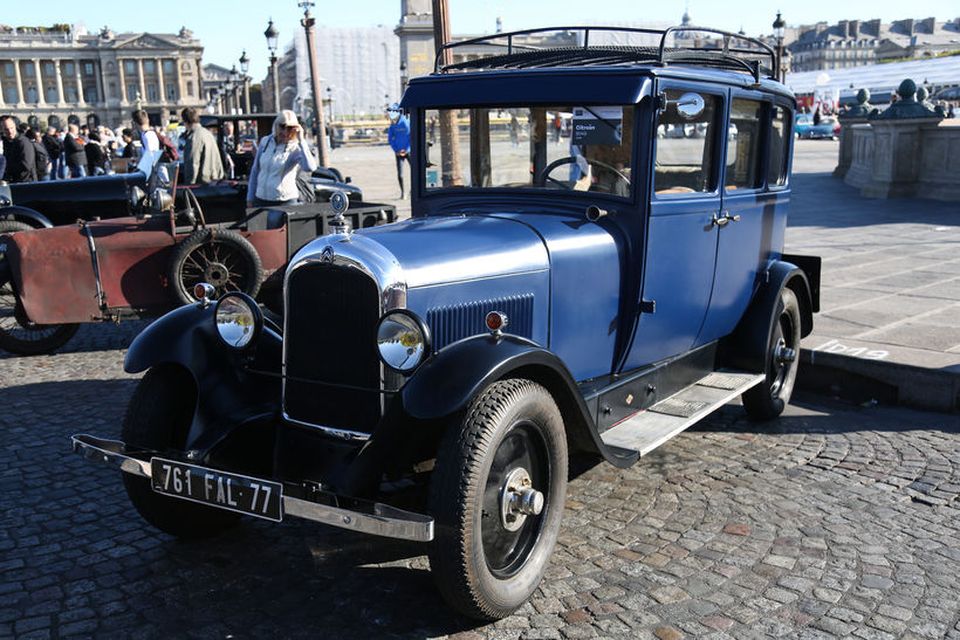 Citroen B14G frá 1928 tók þátt í hópakstri fornbíla í tilefni 120 ára afmælis bílasýningarinnar …