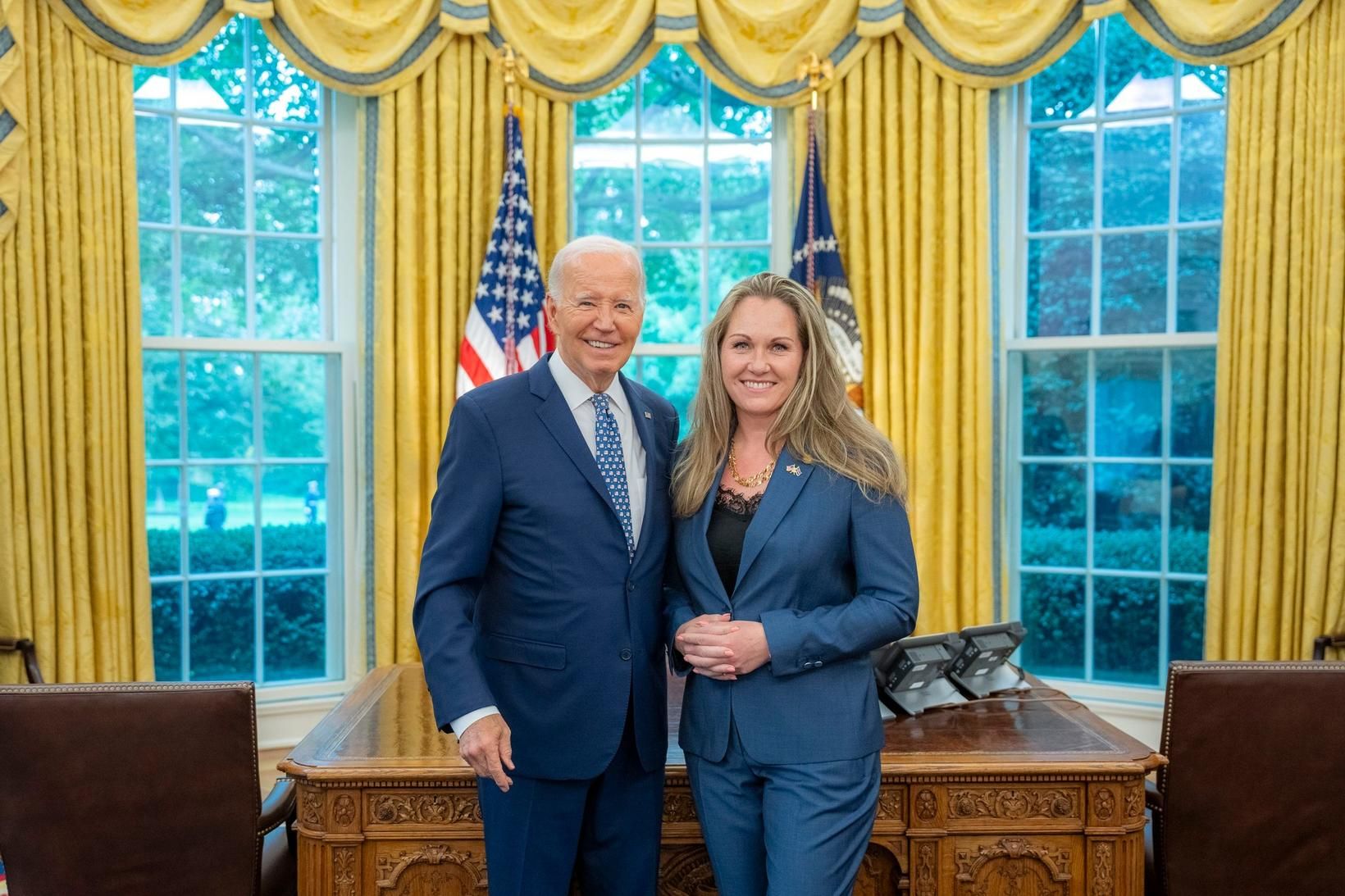 Joe Biden og Svanhildur Hólm Valsdóttir á skrifstofu forsetans í …