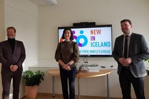 From left: MP Kolbeinn Óttarsson Proppé,  Joanna Marcinkowska, project manager of New in Iceland, and Minister of Social Affairs Ásmundur Einar Daðason, at the formal opening of New in Iceland.