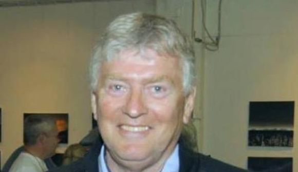 Á morðvettvang með handjárn og trékylfu