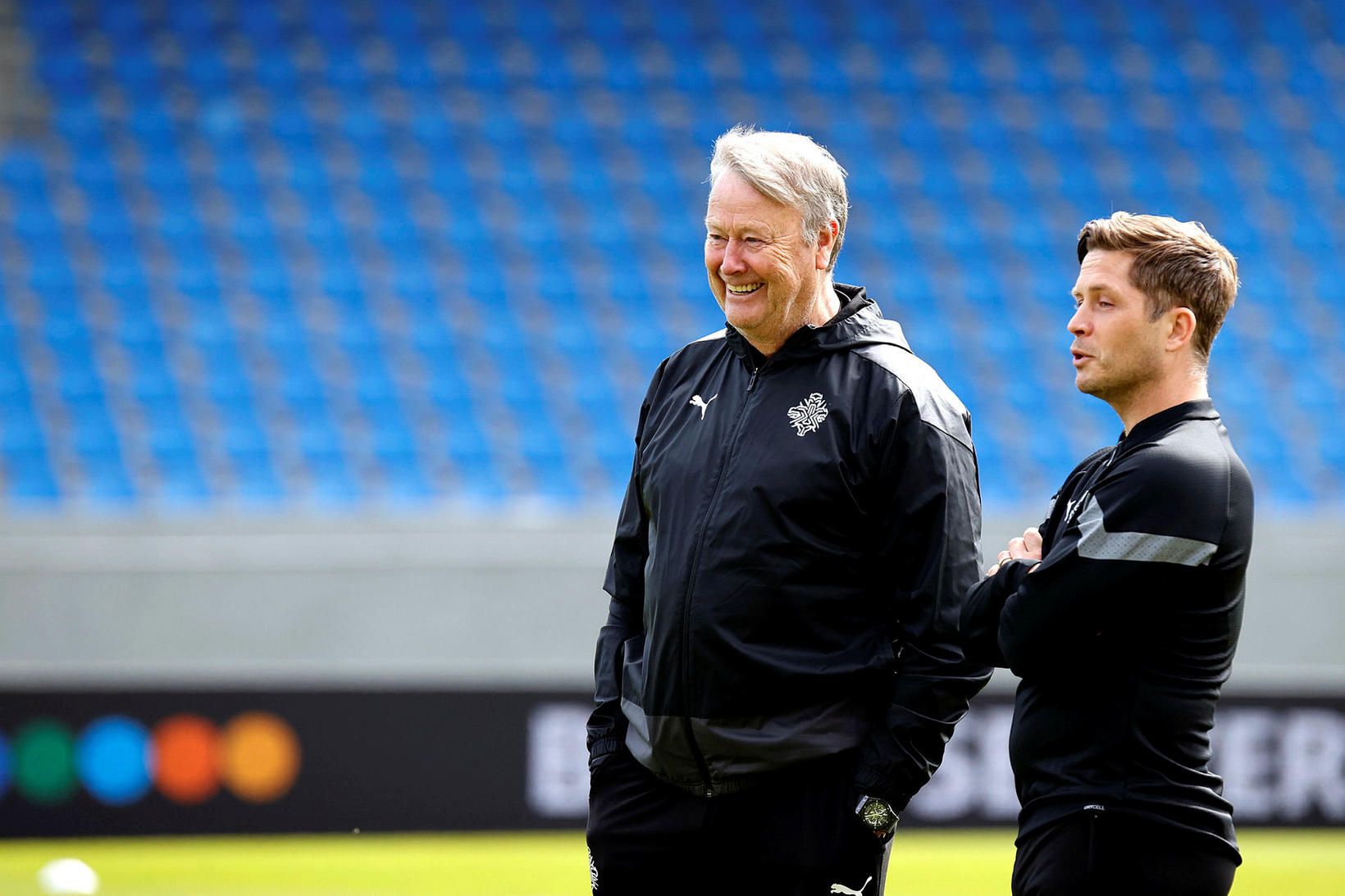 Åge Hareide og Jóhannes Karl Guðjónsson.