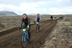 Hjólað er frá Hvolsvelli inn á Syðra-Fjallabak og að Landmannahelli, hring um Heklu og til …