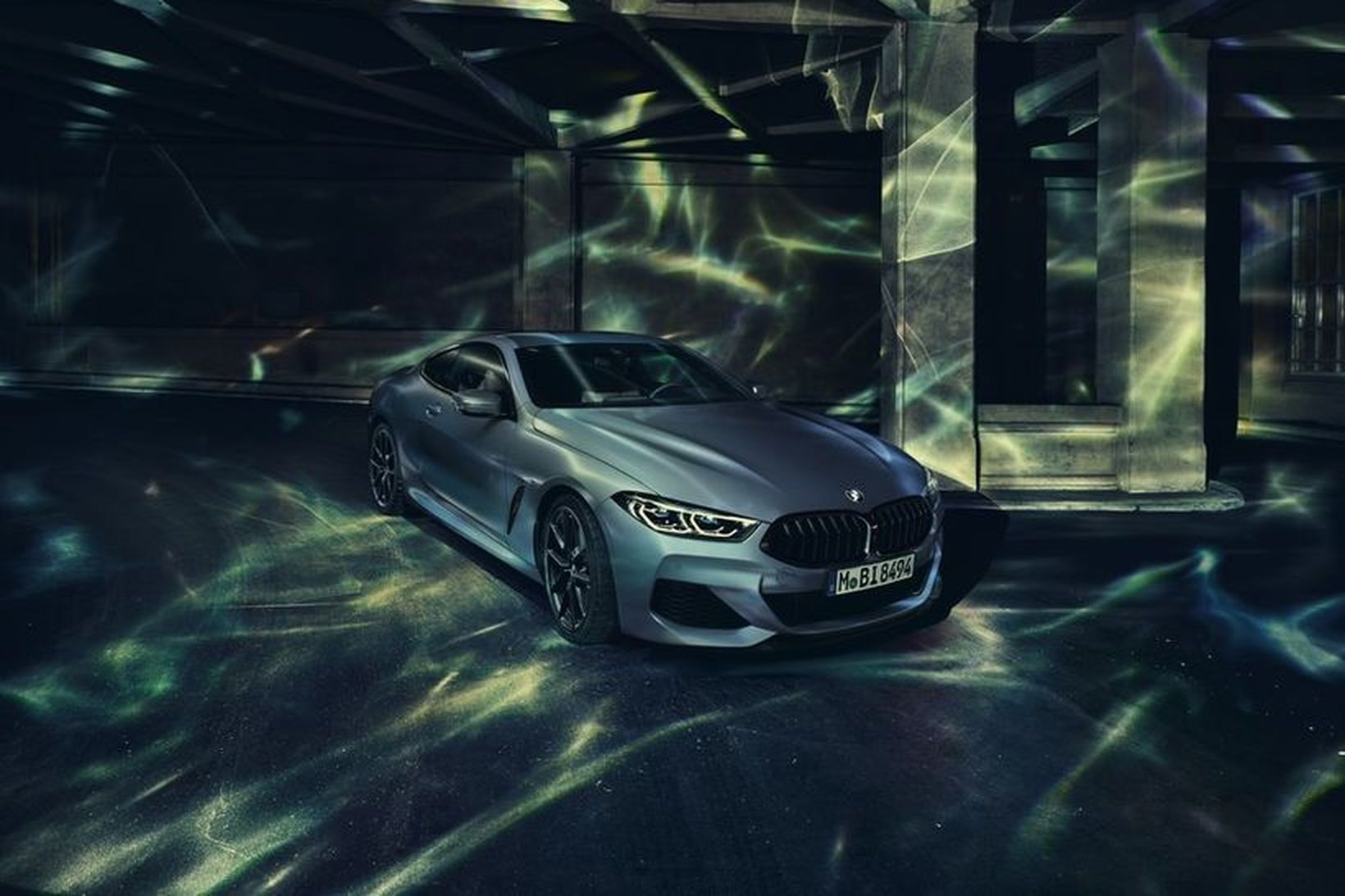 Flaggskip BMW, bíllinn BMW 850i xDrive Coupe.