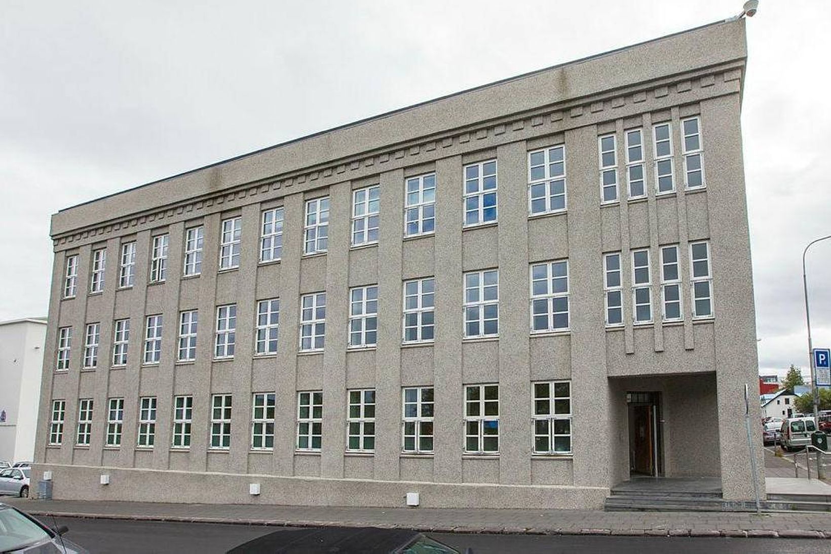 Eina ráðuneytið sem gefur ekki páskaegg