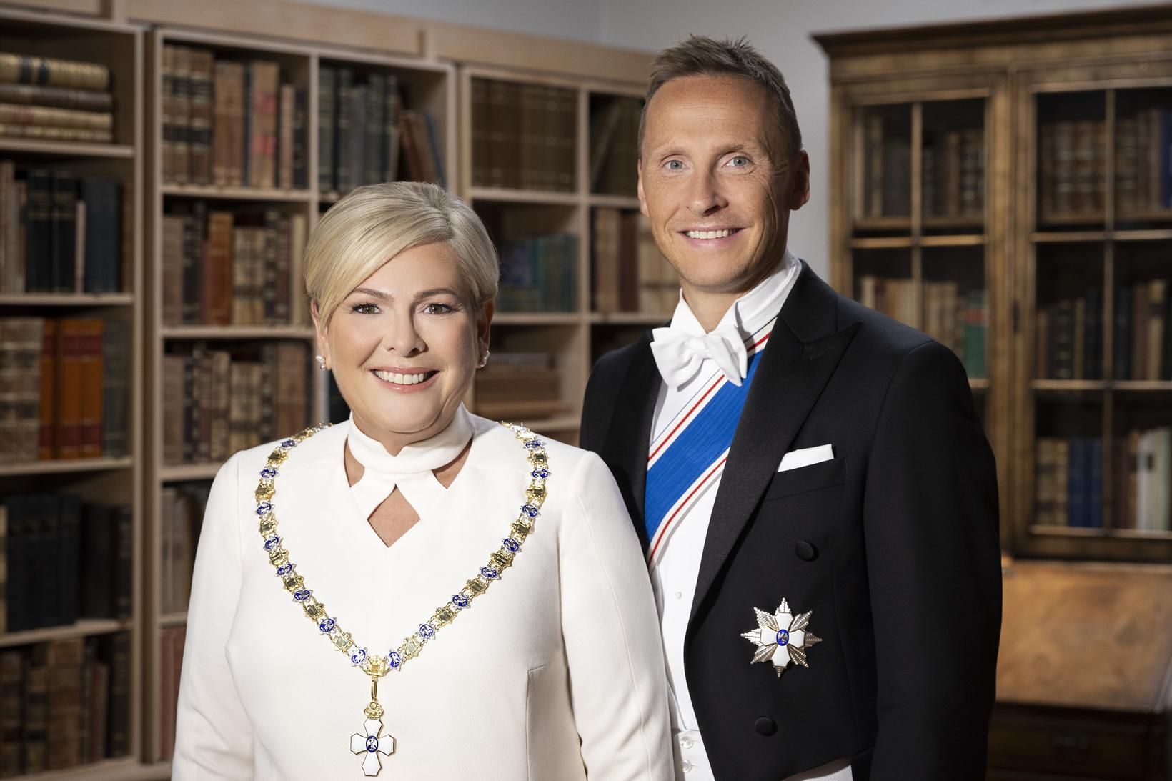 Halla Tómasdóttir og maður hennar Björn Skúlason eru á leið …