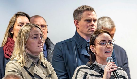 Forsíða Morgunblaðsins: Nístandi óvissa