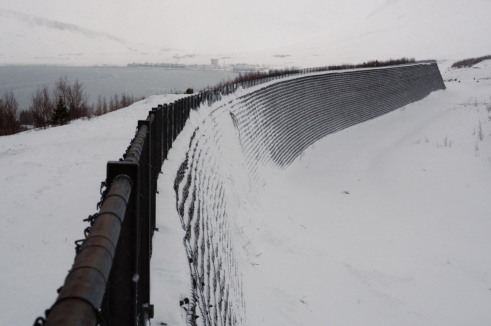 Verklok við snjóflóðavarnir áætluð 2029