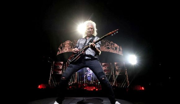 Brian May fékk vægt heilablóðfall