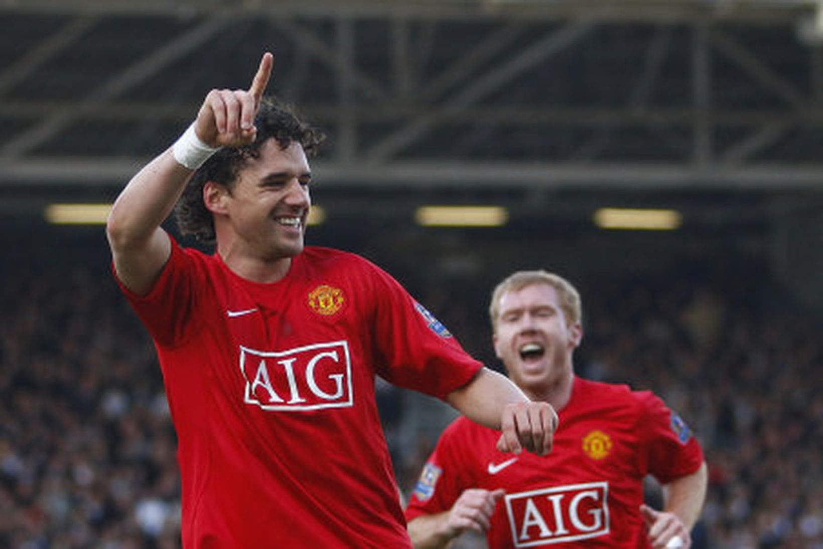 Owen Hargreaves fagnar marki með United.