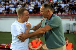 Halldór Árnason og Igor Stimac þjálfari Zrinjski Mostar heilsast fyrir fyrri leikinn.