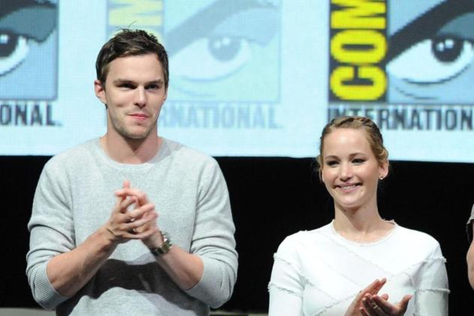 Nicholas Hoult og Jennifer Lawrence á Comic-Con ráðstefnu í sumar.