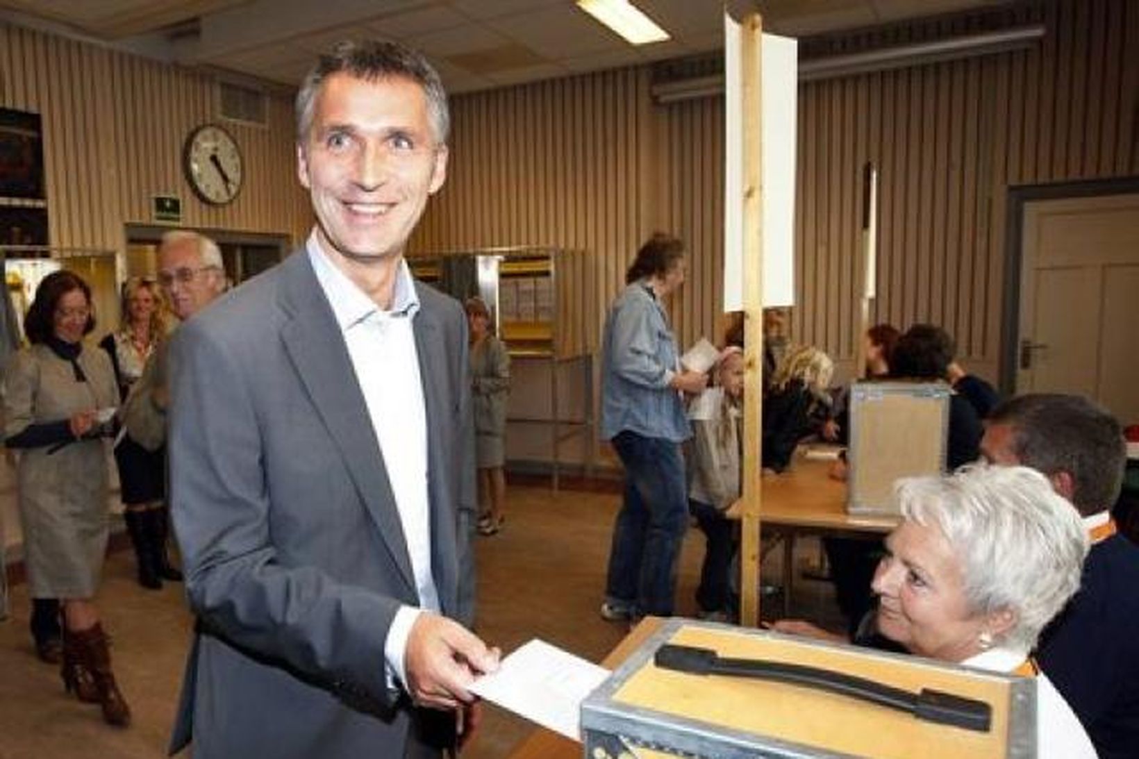 Jens Stoltenberg, forsætisráðherra Noregs, segir í bréfi til Jóhönnu Sigurðardóttur …