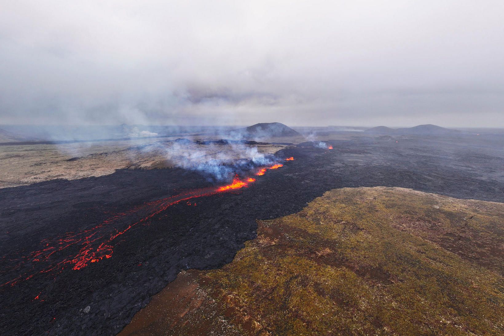 Sýni úr hrauninu verða send til Þýskalands til greiningar. Gæti …