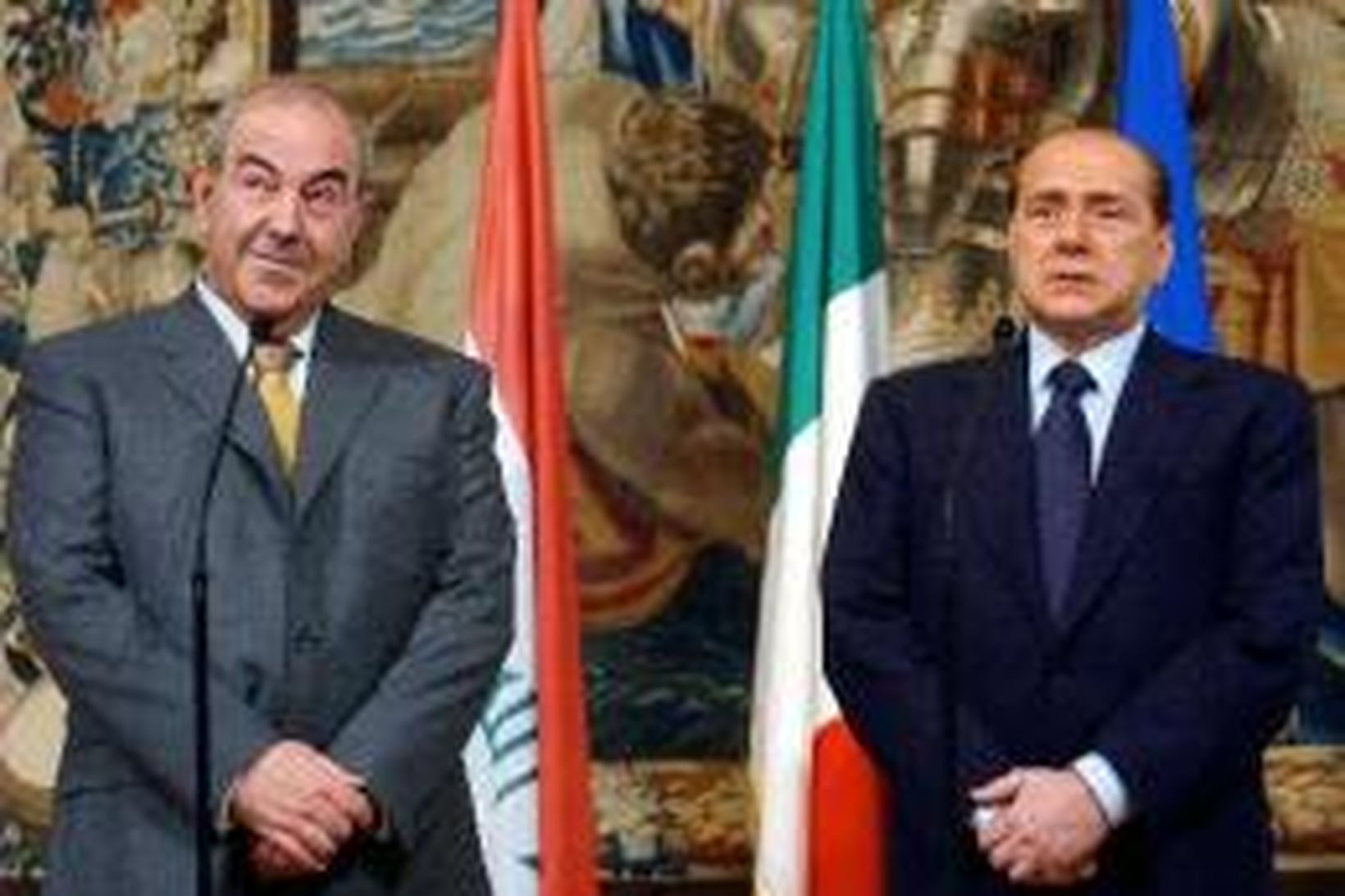 Allawi og Berlusconi eftir fund þeirra í dag.