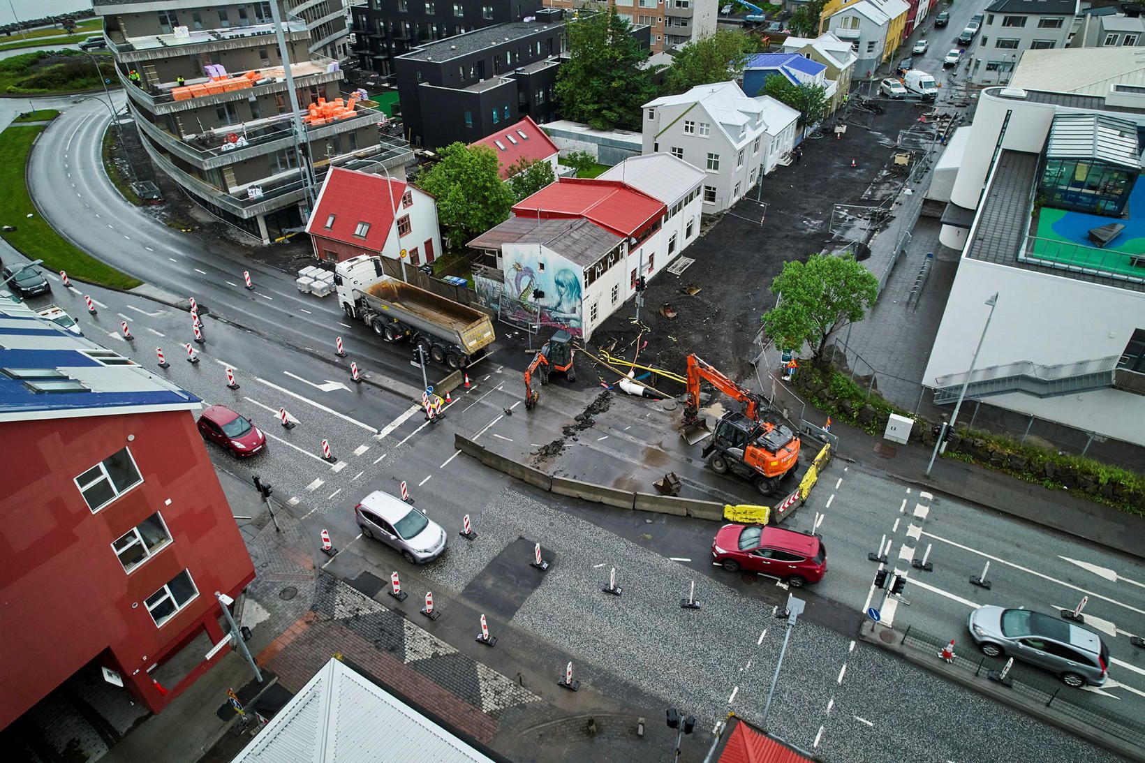 Framkvæmdir við Framnesveg og vegaþrengingar á Hringbraut.