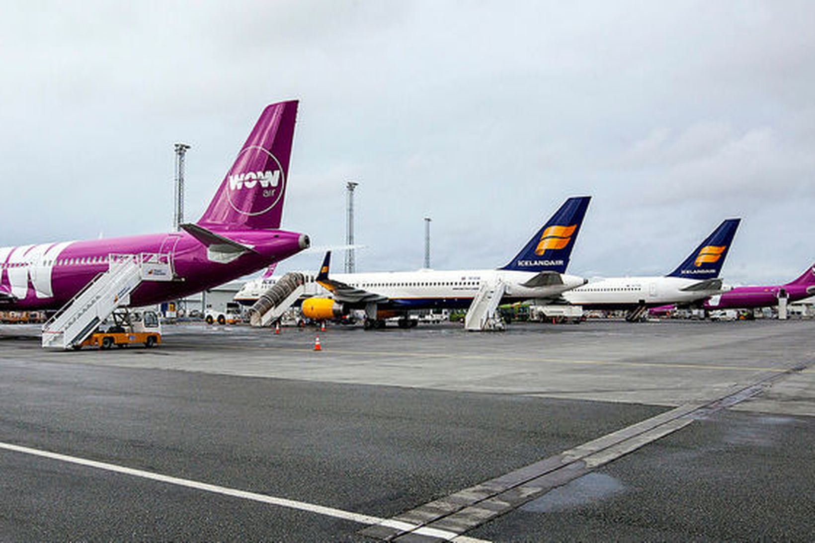 Um 6.000 starfsmenn hafa starfað hjá WOW air og Icelandair …