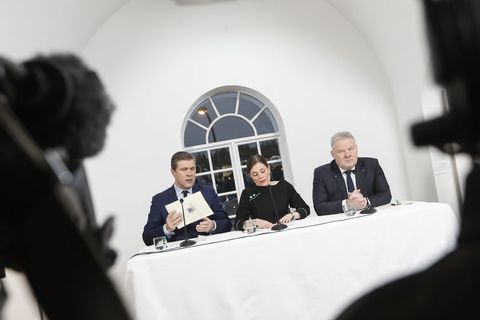 Bjarni Benediktsson, Katrín Jakobsdóttir and Sigurður Ingi Jóhannsson at the press meeting at the National Gallery this morning.