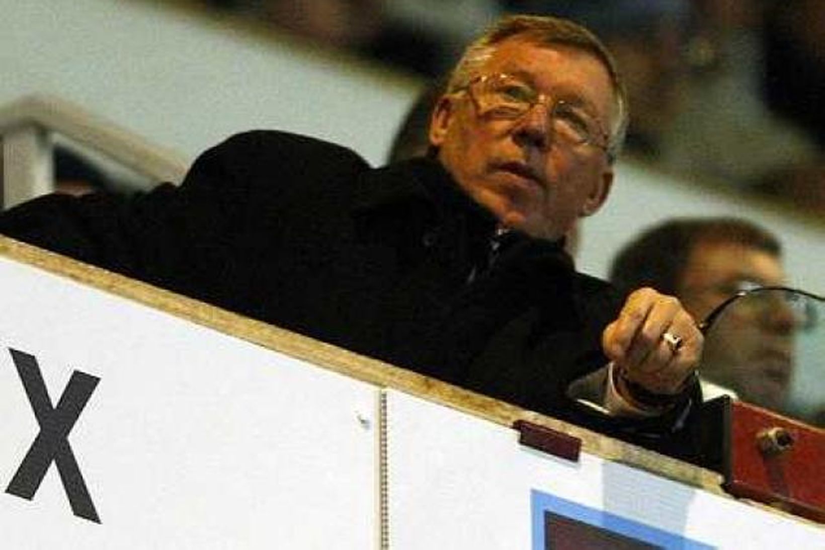 Alex Ferguson segir að knattspyrnustjórar eigi að fá vinnufrið.