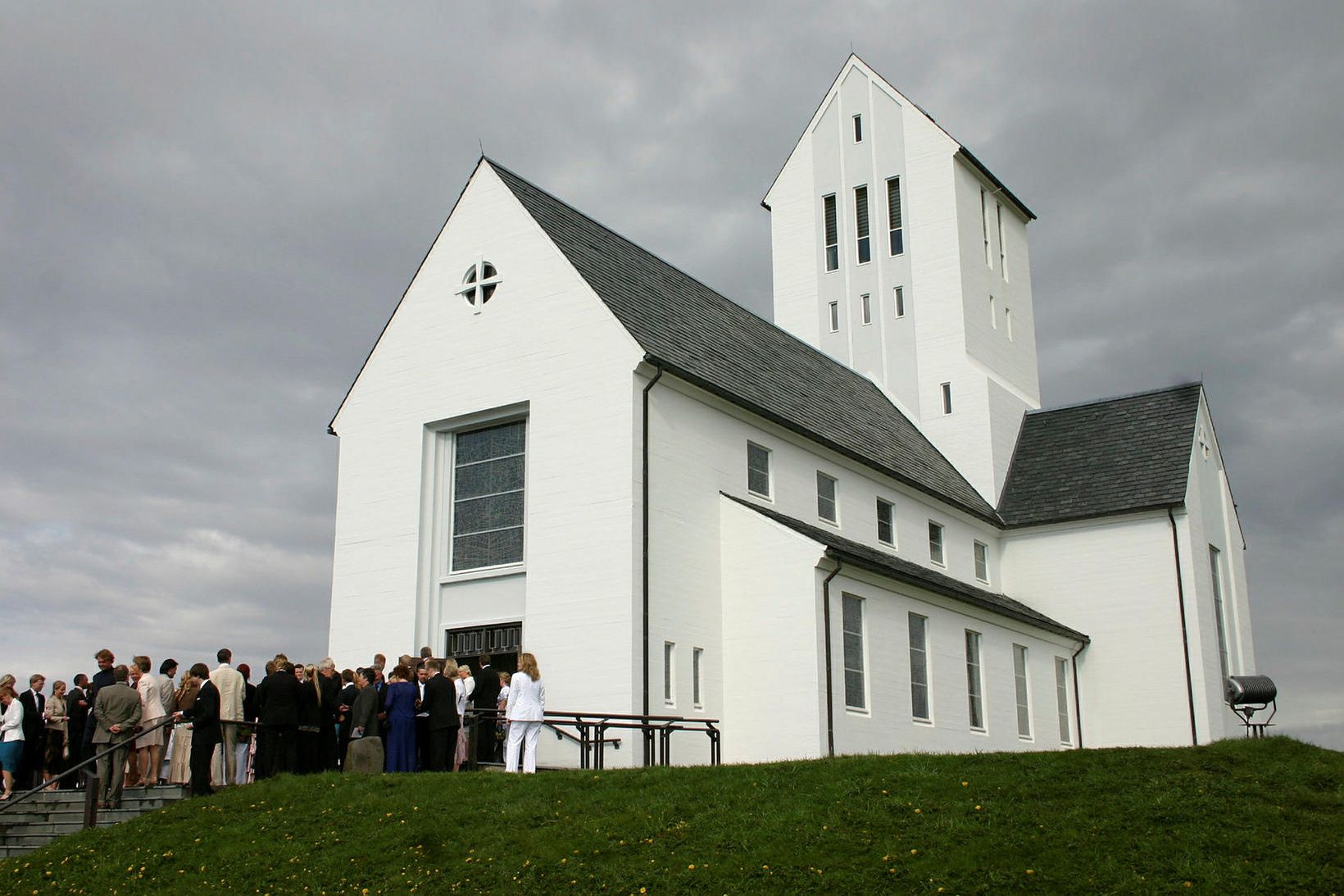 Skálholtskirkja er í eigu þjóðkirkjunnar.