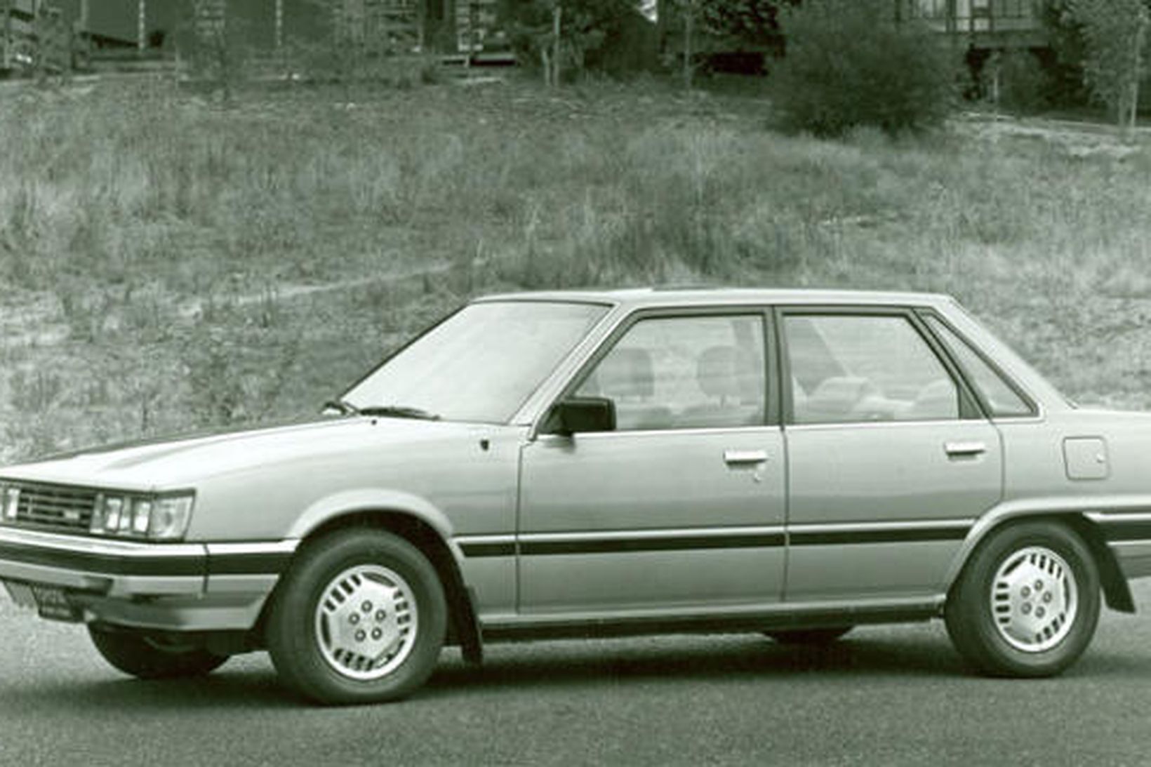 Toyota Camry af árgerðinni 1983, hinni fyrstu sem seld var …