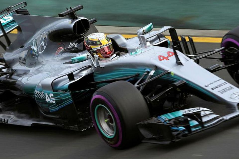Lewis Hamilton var í sérflokki á seinni æfingunni sem þeirri fyrri í Melbourne í morgun.