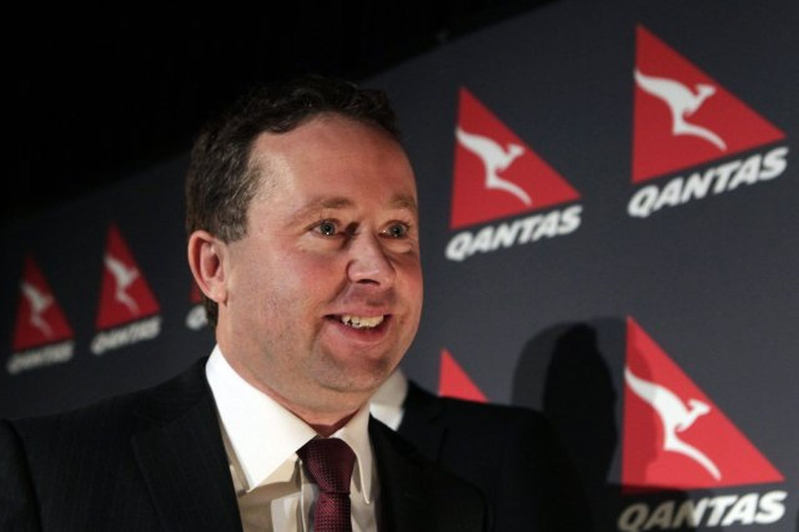 Forstjóri Qantas, Alan Joyce á fundi með fjölmiðlum í dag.