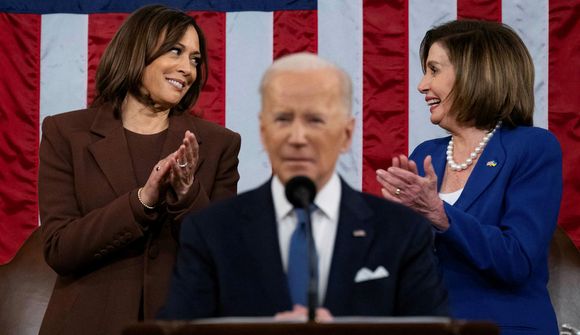 Pelosi lýsir yfir stuðningi við Harris 