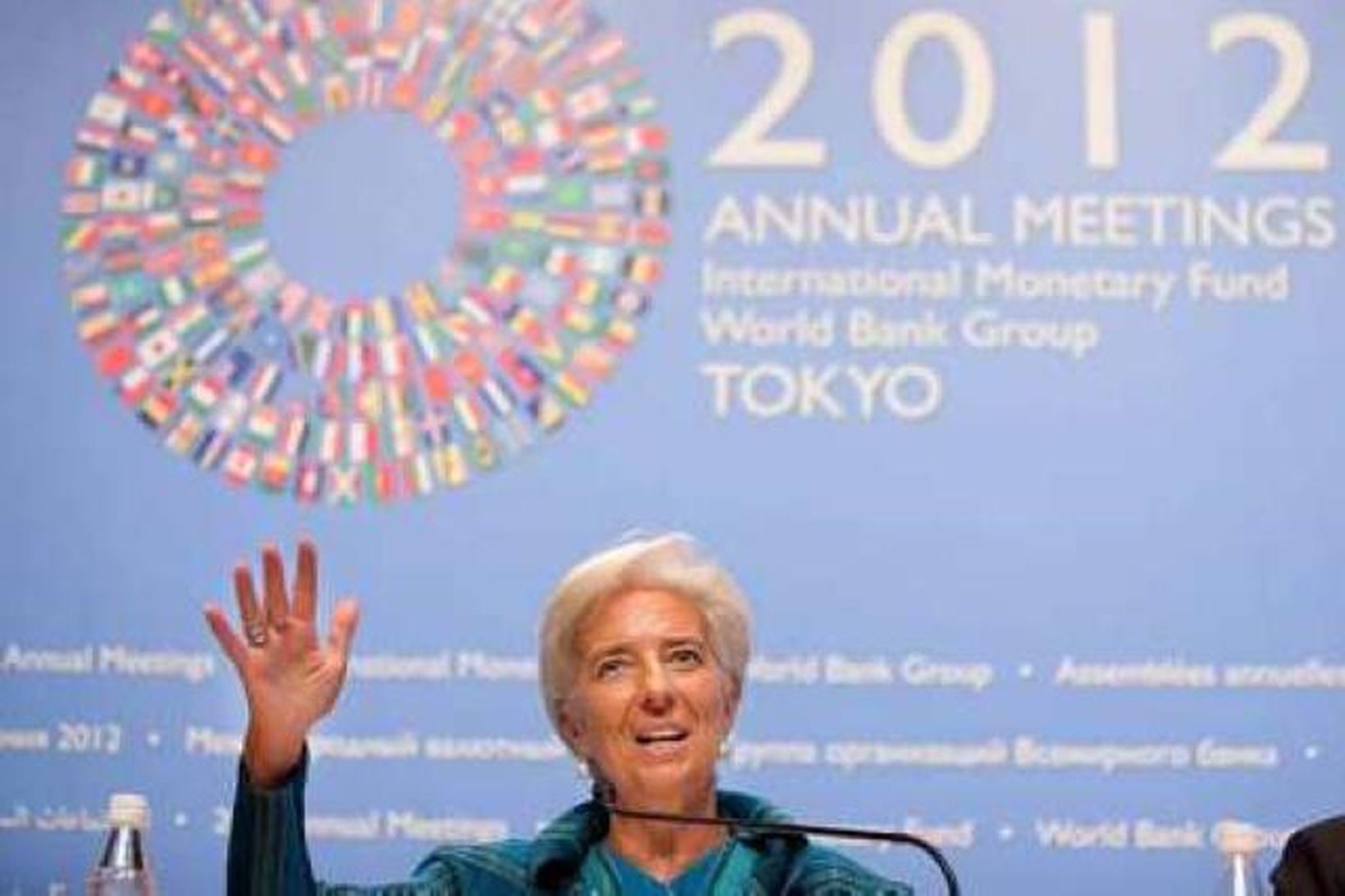 Christine Lagarde gerir grein fyrir nýrru skýrslu Alþjóðagjaldeyrissjóðsins á fundinum …