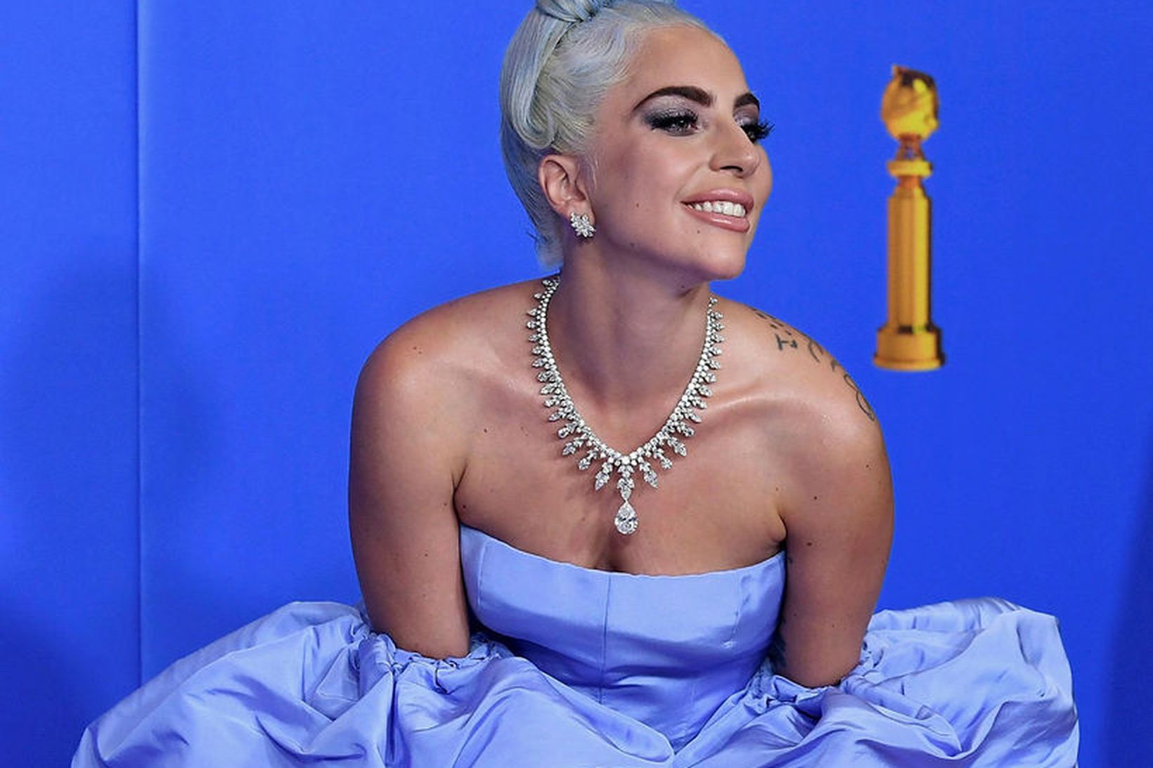 Lady Gaga skaraði fram úr á rauða dreglinum á Golden …