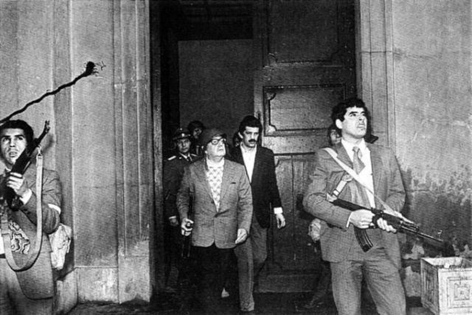 Salvador Allende í forsetahöllinni rétt fyrir andlát sitt.
