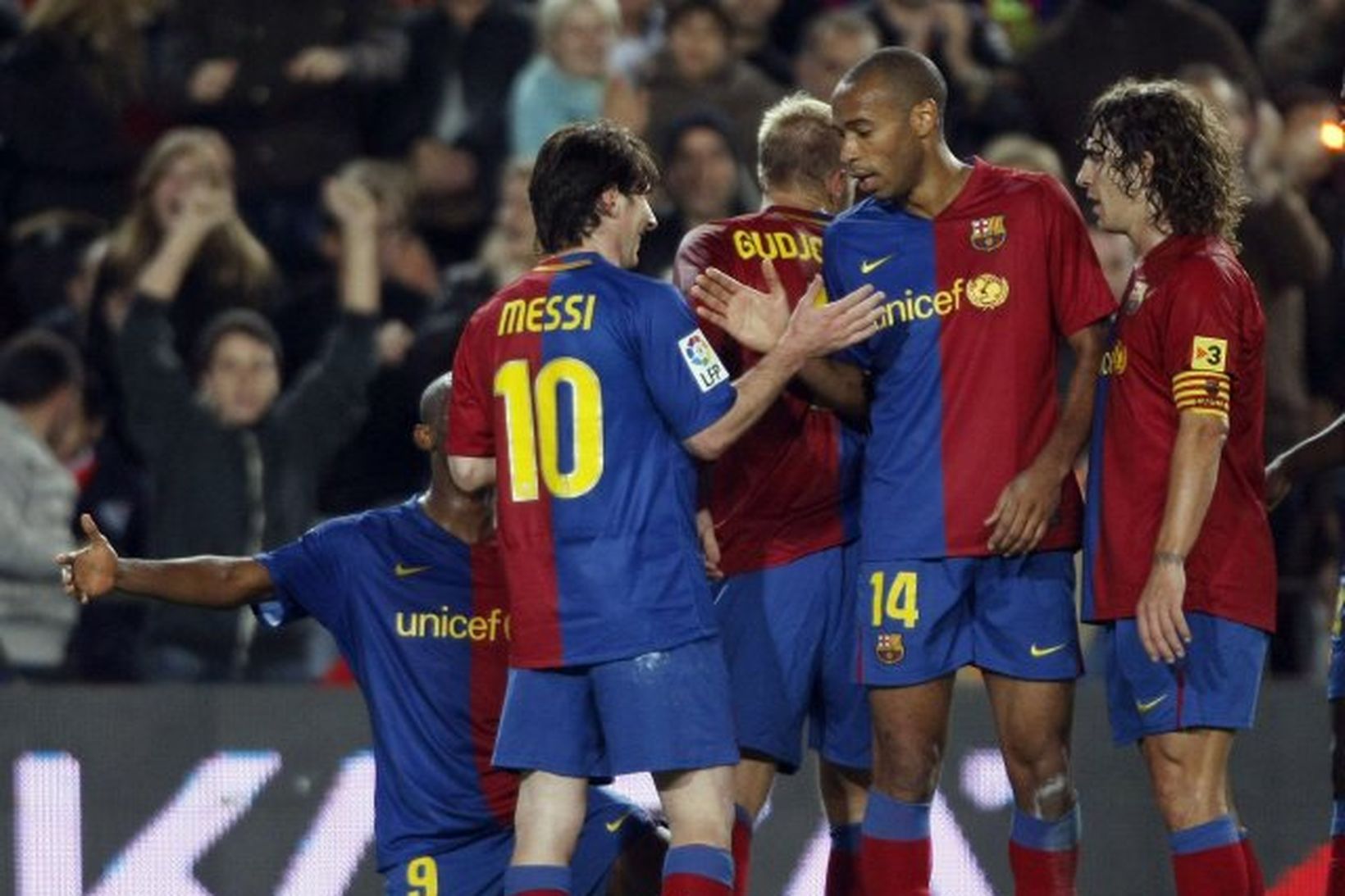 Lionel Messi og félagar í Barcelona, fagna marki.