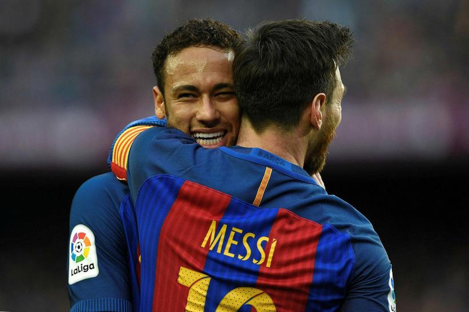 Lionel Messi og Neymar fagna saman með Barcelona árið 2017.