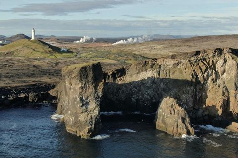 Við Reykjanestá.