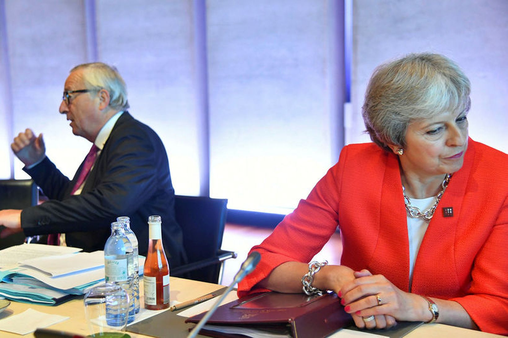 Jean-Claude Juncker, for­seti fram­kvæmda­stjórn­ar Evr­ópu­sam­bands­ins, og Theresa May, forsætisráðherra Bretlands, …