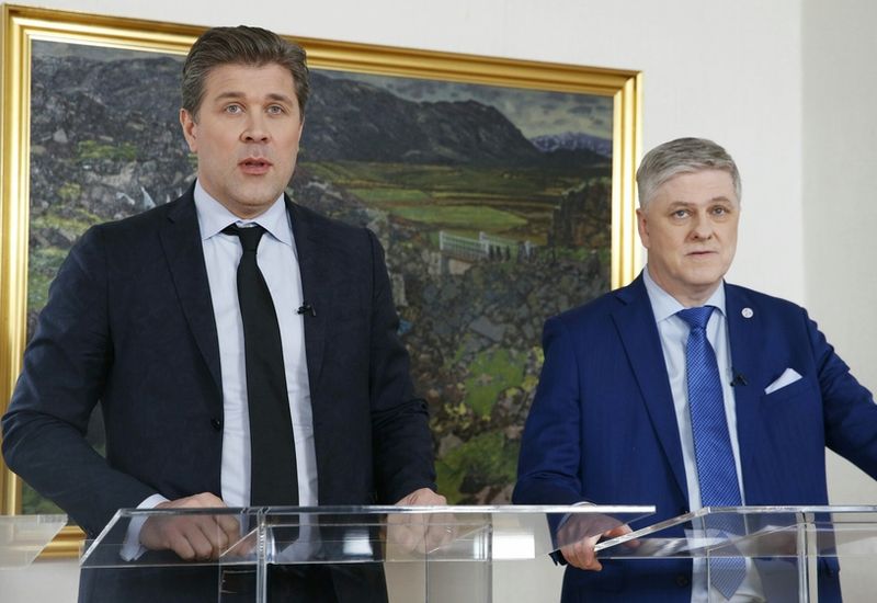 Prime Minister Bjarni Benediktsson, and Minister of Finance Benedikt Jóhannesson making today's announcement.