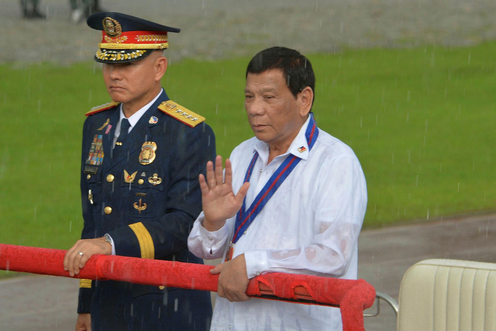 Oscar Albayalde og Rodrigo Duterte.